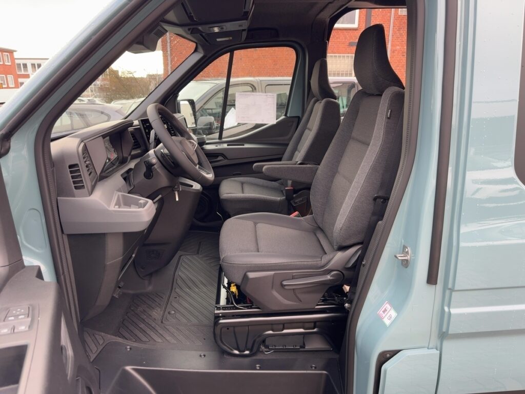 Renault Master VANtastic2 L3H2 3,5t dCi 170 Automatik – Bild 12