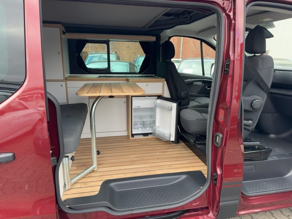 Renault Trafic BS-Camp 3,0t Blue dCi 150 EDC MY24 – Bild 8