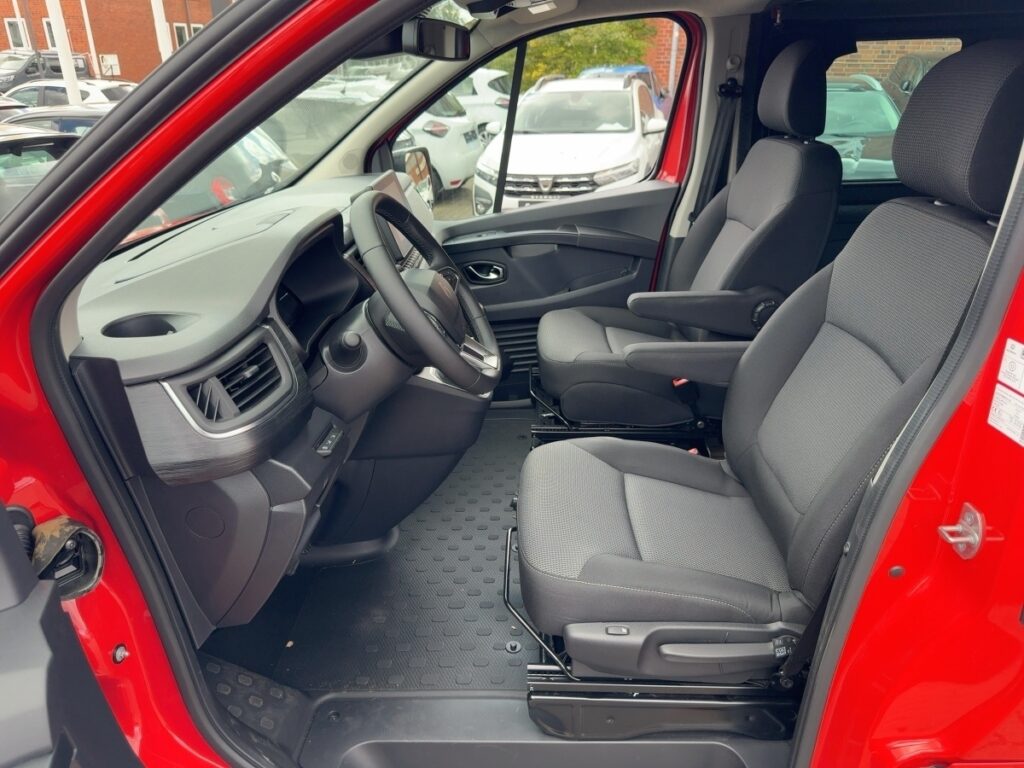 Renault Trafic BS-Camp L2 3,1t Blue dCi 170 EDC – Bild 12