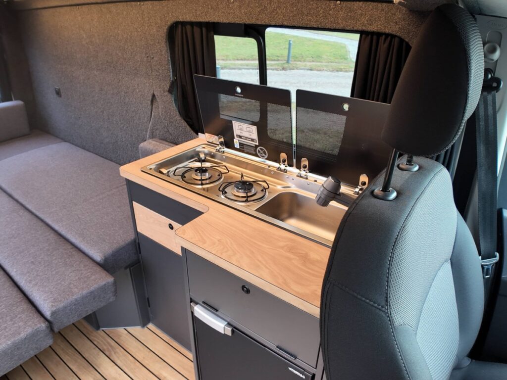 Renault Trafic BS-LOUNGE L2H2 3,0t Blue dCi 170 MY24 – Bild 11